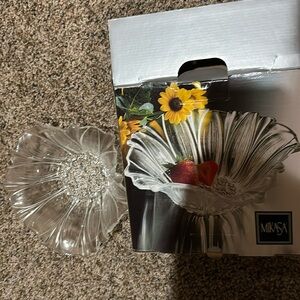 Sunflower glass bowl